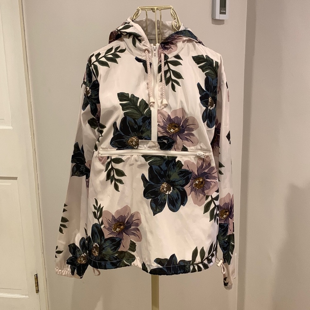 Lightweight Pullover - Picture 2 of 6